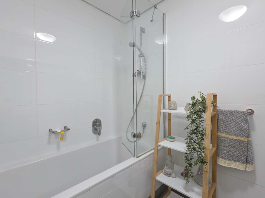 2 Bedroom Property for Sale in Vredehoek Western Cape